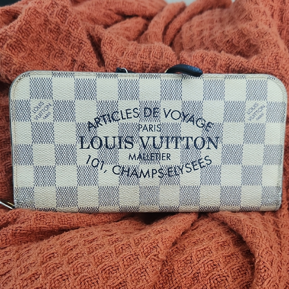 Louis Vuitton Damier Azur Wallet - Blue and Cream